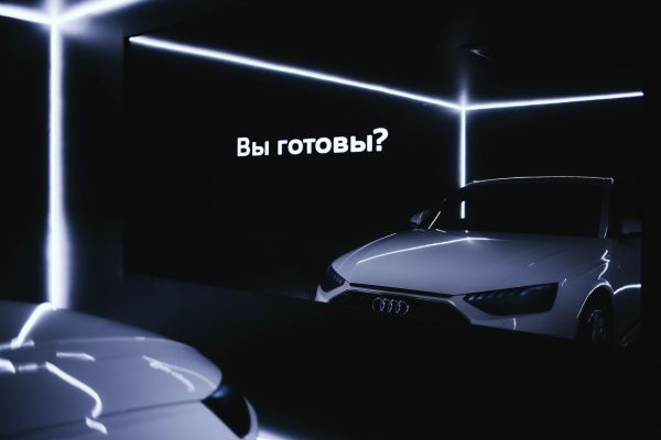 Инновационный павильон Audi в центре Москвы: обновленный Audi A4 и новый формат тест-драйва