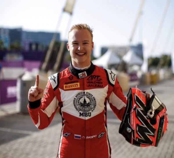 Российский гонщик «Формулы-1» Никита Мазепин вылетел с трассы на первой гонке