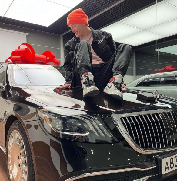 Цифра дня: сколько стоит новый автомобиль Дани Милохина